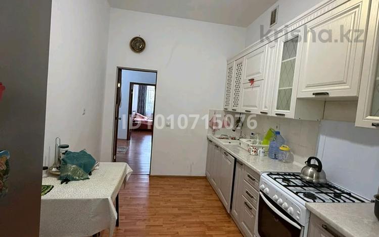 3-бөлмелі пәтер · 78 м² · 1/5 қабат, Бурабай 12, бағасы: 25.5 млн ₸ в Актобе, мкр. Курмыш — фото 2