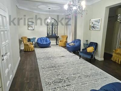 5-бөлмелі пәтер · 300 м², Кажымукана 37, бағасы: 1.7 млн 〒 в Алматы, Медеуский р-н