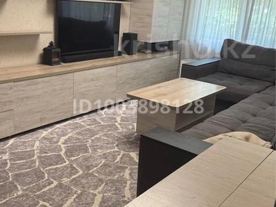 3-комнатная квартира · 60 м² · 1/4 этаж, мкр №4 3 — Метро Сарыарка за 40 млн 〒 в Алматы, Ауэзовский р-н