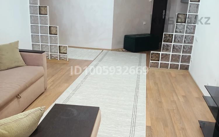 2-комнатная квартира · 85 м² · 8/9 этаж, мкр Сары Арка, Площадь Исатай 58 — Площадь Махамбета и Исатая за 350 000 ₸ в Атырау — фото 2