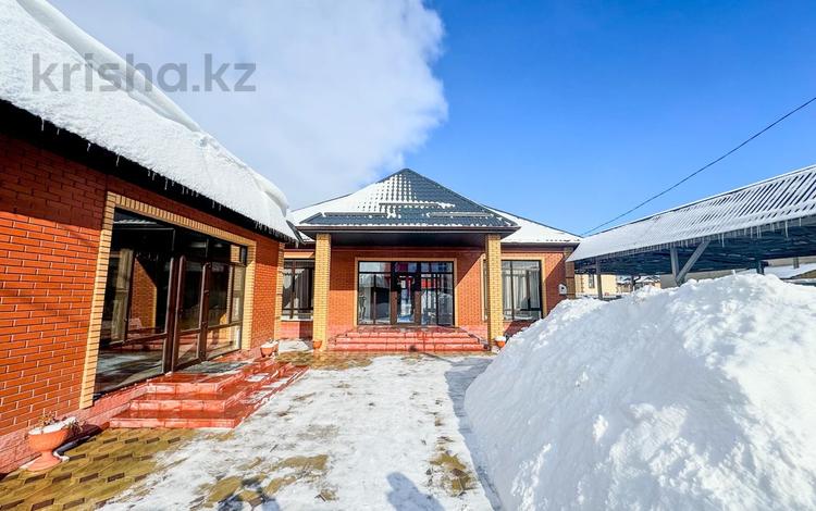 Отдельный дом · 4 комнаты · 180 м² · 10 сот., Абилхаир 20 за 75 млн 〒 в Талдыкоргане — фото 2
