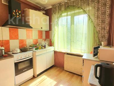 3-комнатная квартира, 50 м², Беспалова 47 за 17 млн 〒 в Усть-Каменогорске