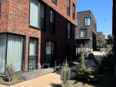 4-бөлмелі пәтер · 145 м² · 3/3 қабат, Аль- Фараби 116 — Каппарова, бағасы: 174 млн ₸ в Алматы, Медеуский р-н