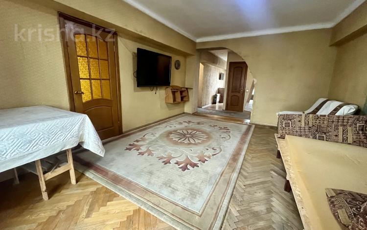 4-бөлмелі пәтер · 100 м² · 7/7 қабат, Абая 141 — ВЕЛИКОЛЕПНО ПРОВЕТРИВАЕМАЯ КВАРТИРА Военторг, Метро Алатау Гагарина Жарокова, бағасы: 60 млн ₸ в Алматы, Алмалинский р-н — фото 3