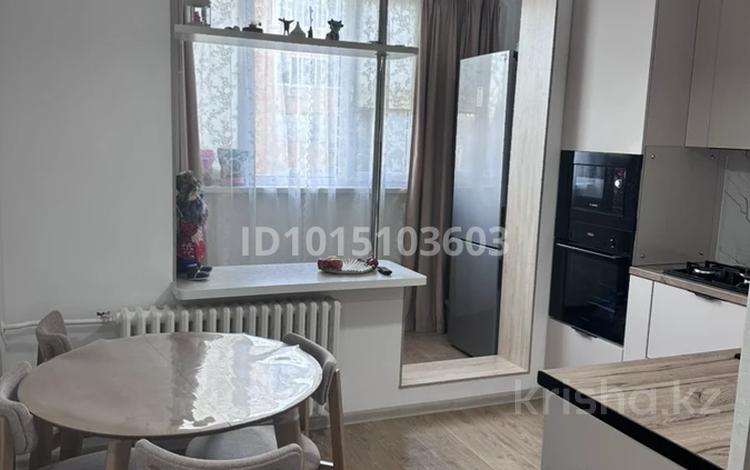 2-бөлмелі пәтер · 50.9 м² · 5/9 қабат, 5 мкр 9, бағасы: 24 млн ₸ в Аксае — фото 2