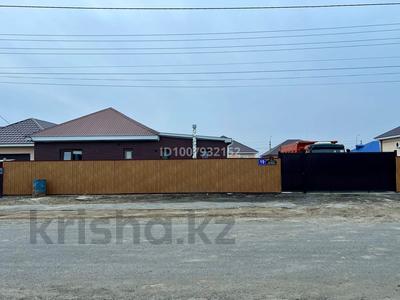 Отдельный дом · 3 комнаты · 100 м² · 8 сот., мкр Томарлы-2, Жарылгап Сахауов за 26 млн 〒 в Атырау