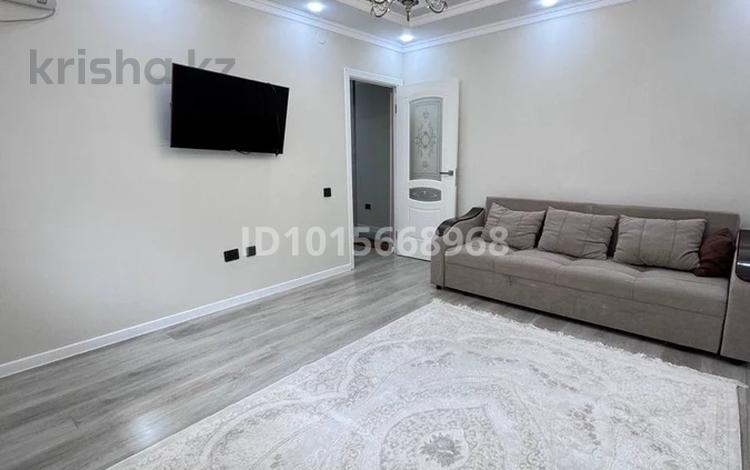 1-комнатная квартира · 38 м² · 7/12 этаж, мкр Акбулак, Байтерекова 75 за 210 000 ₸ в Алматы, Алатауский р-н — фото 2