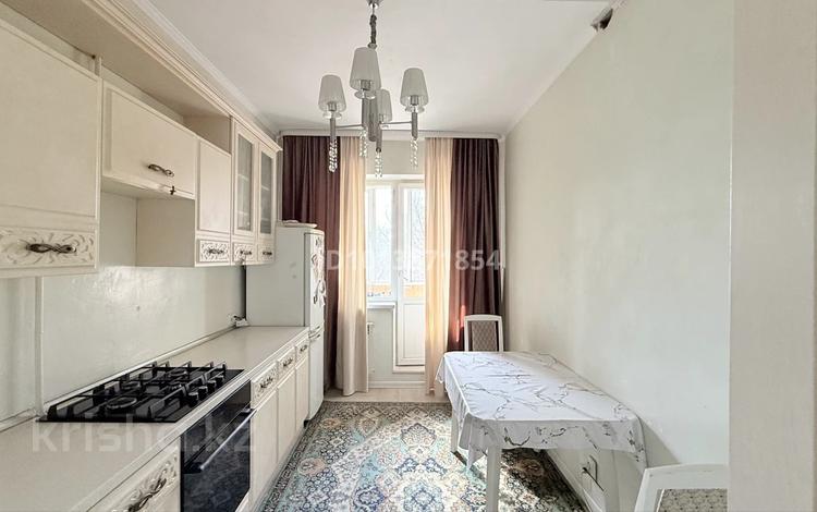 3-комнатная квартира · 65 м² · 4/5 этаж, мкр Аксай-2 60 за 45 млн ₸ в Алматы, Ауэзовский р-н — фото 2
