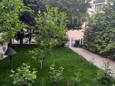 5-бөлмелі пәтер · 265 м² · 2/3 қабат, мкр Горный Гигант, Жамакаева 256а, бағасы: ~ 2.3 млн 〒 в Алматы, Медеуский р-н