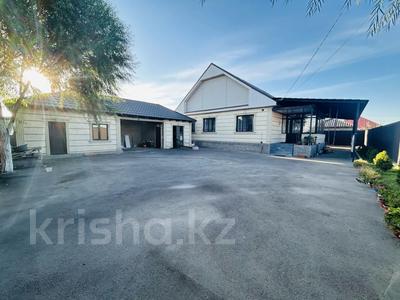 Жеке үй · 4 бөлме · 180 м² · 6 жүзд., Абая 19, бағасы: 40 млн ₸ в М. Туймебаеве
