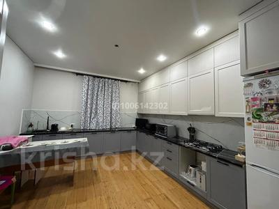 Отдельный дом · 4 комнаты · 123.8 м² · 10 сот., 1 микрорайон 235 — Возле магазина Жибек жолы за 40 млн 〒