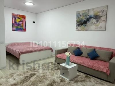 1-комнатная квартира · 40 м² · 5/9 этаж, мкр Кокжиек, Жолымбет 42/5 за 9 000 ₸ в Алматы, Жетысуский р-н