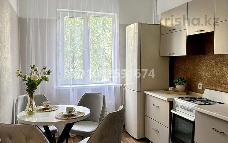 2-бөлмелі пәтер · 65 м² · 3/9 қабат, мкр Мамыр-3 — Саина-шаляпина, бағасы: 300 000 ₸ в Алматы, Ауэзовский р-н — фото 2
