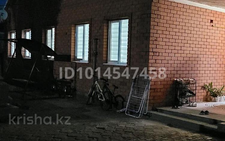Отдельный дом · 5 комнат · 210 м² · 10 сот., Қарағайлы — Алмат самрат за 500 000 ₸ в Актобе, жилой массив Заречный-2 — фото 2