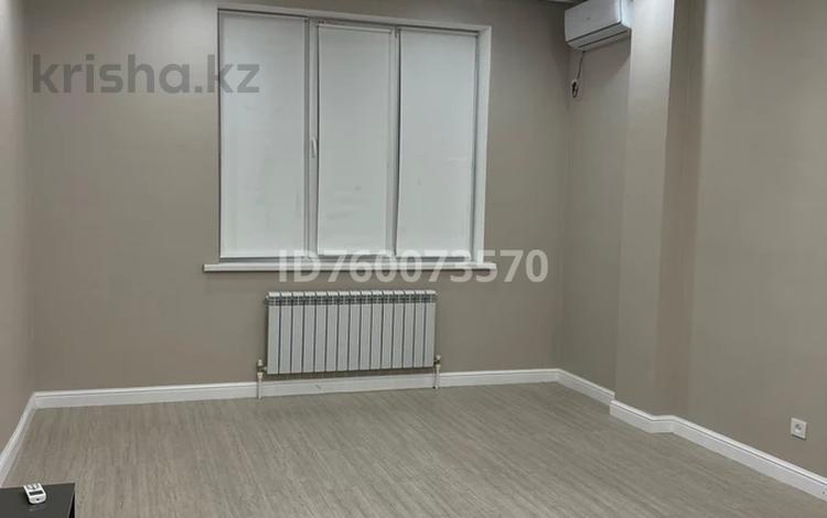 2-комнатная квартира · 72 м² · 9/9 этаж, мкр Нурсая, Абулхайыр хана 74-5 за 37 млн ₸ в Атырау — фото 4