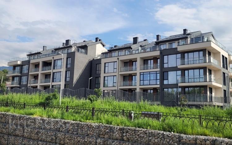 4-комнатная квартира · 280 м² · 1/3 этаж, Жамакаева 252 за 205 млн 〒 в Алматы, Медеуский р-н — фото 2