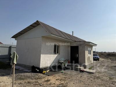 Отдельный дом · 2 комнаты · 51 м² · 4 сот., Бейбітшілік 39 г — Макатаева за 15 млн ₸ в Боралдае (Бурундай)