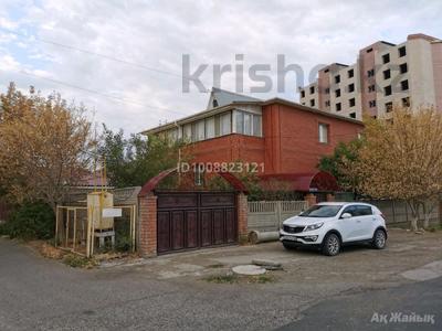 Жеке үй · 8 бөлме · 450 м² · , Жарбосынова 108/1 — Комплекс Infinity, бағасы: 70 млн ₸ в Атырау