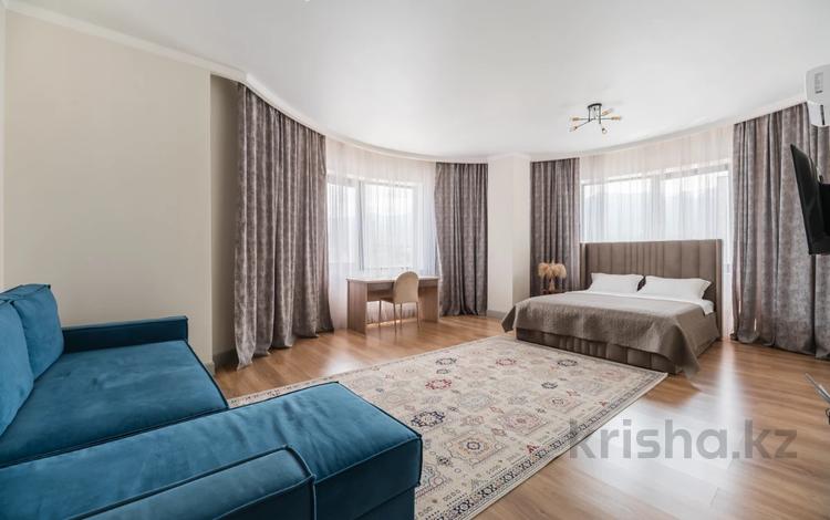 2-комнатная квартира · 75 м² · 12/14 этаж, мкр Самал-3 15 за 35 000 ₸ в Алматы, Медеуский р-н — фото 49