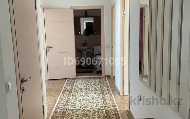 3-комнатная квартира, 90 м², 5/5 этаж помесячно, 13-й микрорайон, 13-й микрорайон 5