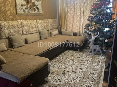 3-бөлмелі пәтер · 63.6 м² · 1/5 қабат, Юность 63, бағасы: 22 млн 〒 в Семее