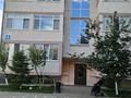3-бөлмелі пәтер · 108 м² · 4/5 қабат, мкр Женис, бағасы: 50 млн ₸ в Уральске