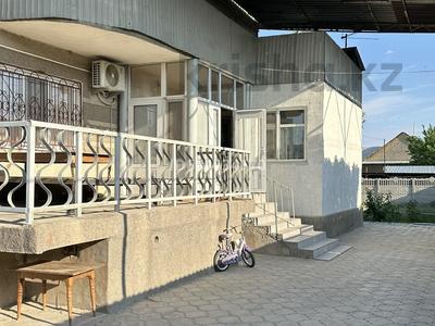 Отдельный дом · 8 комнат · 284 м² · 8.5 сот., Массив Бурыл, ул.Абдилдаева 1 за 49 млн 〒 в Таразе