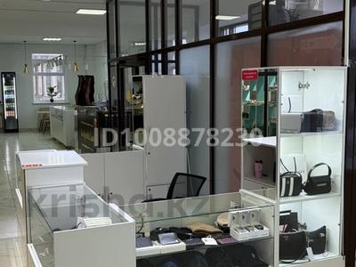 Торговый островок · 5.3 м², бағасы: 370 000 〒 в Актобе, мкр. Алтын орда