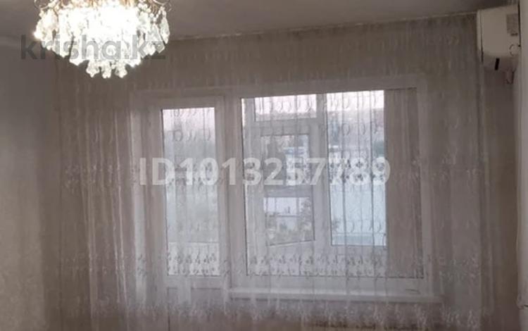 2-комнатная квартира · 50 м² · 4/5 этаж, Саникибай батыра — Район Кол авто за 130 000 ₸ в Актобе — фото 2