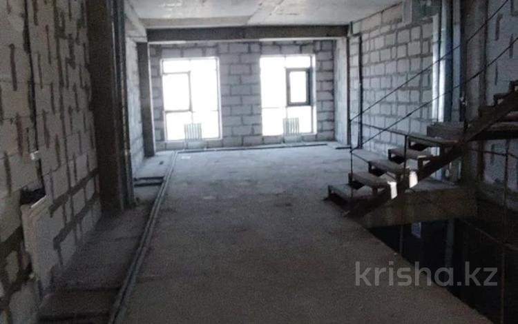 7-бөлмелі пәтер · 400 м² · 1/3 қабат, улица 4-ая — Машхуп Жусупа, бағасы: 265 млн ₸ в Алматы, Медеуский р-н — фото 13