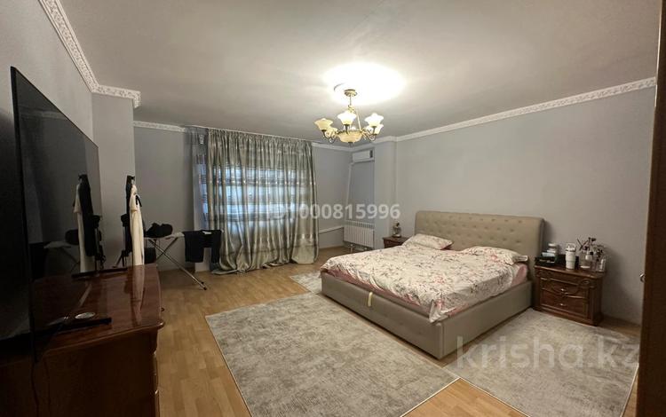 5-бөлмелі пәтер · 226 м² · 6/7 қабат, мкр Самал-3 4 — ул. Кажымукана, бағасы: 180 млн ₸ в Алматы, Медеуский р-н — фото 2