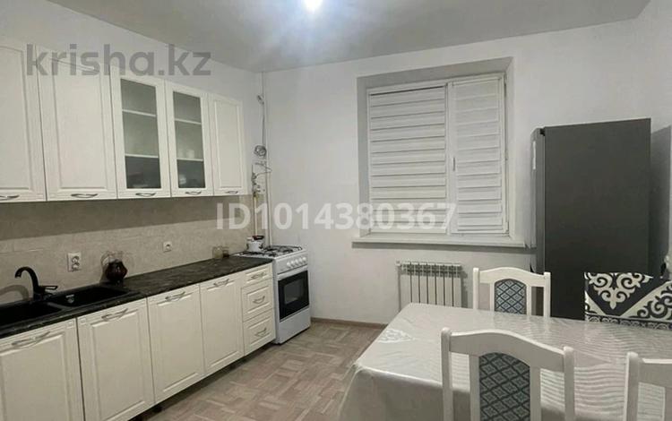 2-комнатная квартира · 70 м² · 7/9 этаж, мкр Старый Аэропорт, Самал 84 за 150 000 ₸ в Уральске — фото 10