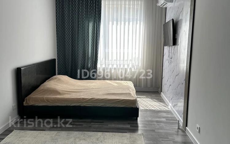 1-бөлмелі пәтер, 30 м², 7/18 қабат тәулік бойы, Утепова 31, бағасы: 15 000 〒 в Алматы, Бостандыкский р-н — фото 2