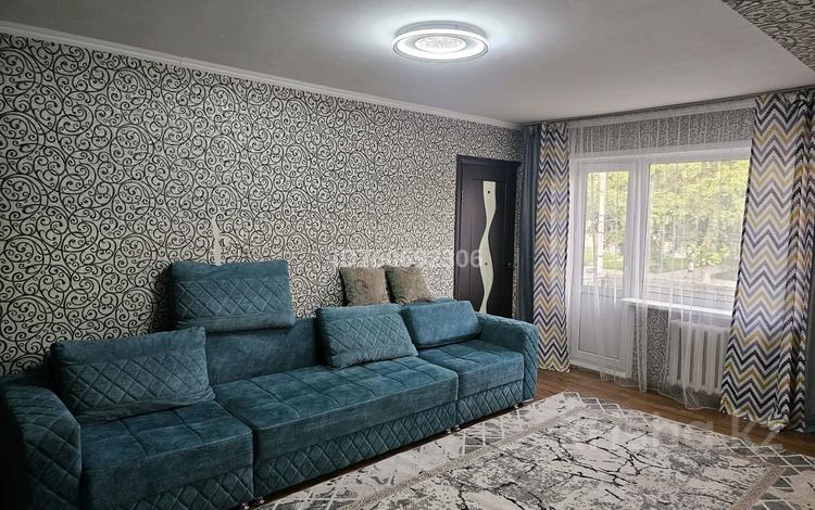 3-комнатная квартира · 45 м² · 2/5 этаж, Казахстан 91 за 15 000 ₸ в Усть-Каменогорске, Ульбинский — фото 11