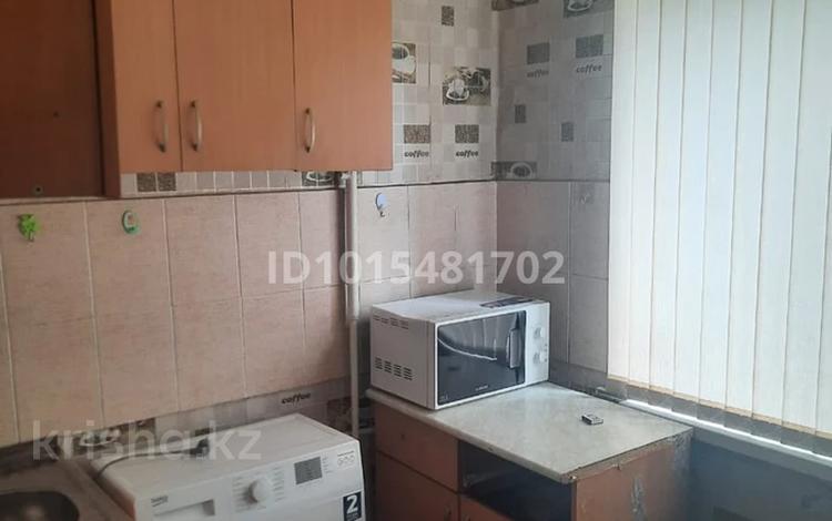 1-комнатная квартира · 30.4 м² · 2/5 этаж, 14 микрорайон 31 за 7.5 млн ₸ в Караганде — фото 2