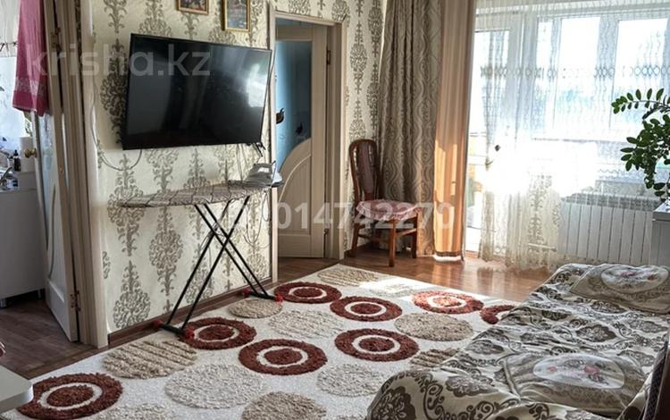 4-комнатная квартира · 61.5 м² · 5/5 этаж, мкр Юго-Восток, Республики 8 за 19 млн ₸ в Караганде, Казыбек би р-н — фото 2