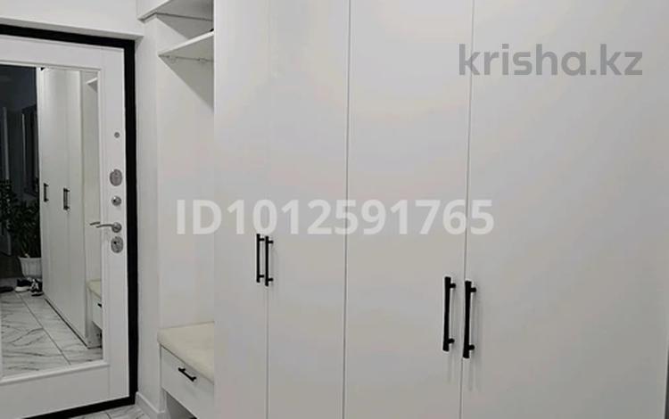 2-комнатная квартира · 53 м² · 18/25 этаж, Микрорайон Байкена Ашимова за 23.6 млн ₸ в Караганде, Казыбек би р-н — фото 3