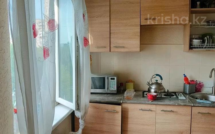 3-комнатная квартира · 65.6 м² · 5/5 этаж, мкр Аксай-2 24 за 30 млн ₸ в Алматы, Ауэзовский р-н — фото 2