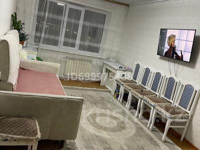 2-комнатная квартира · 48 м² · 5/5 этаж, Майкудук, 17й микрорайон 50 за 11 млн 〒 в Караганде, Алихана Бокейханова р-н