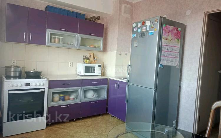 2-бөлмелі пәтер, 75 м², 9/9 қабат, Есенберлина 6/2, бағасы: 27 млн 〒 в Усть-Каменогорске, Ульбинский — фото 2