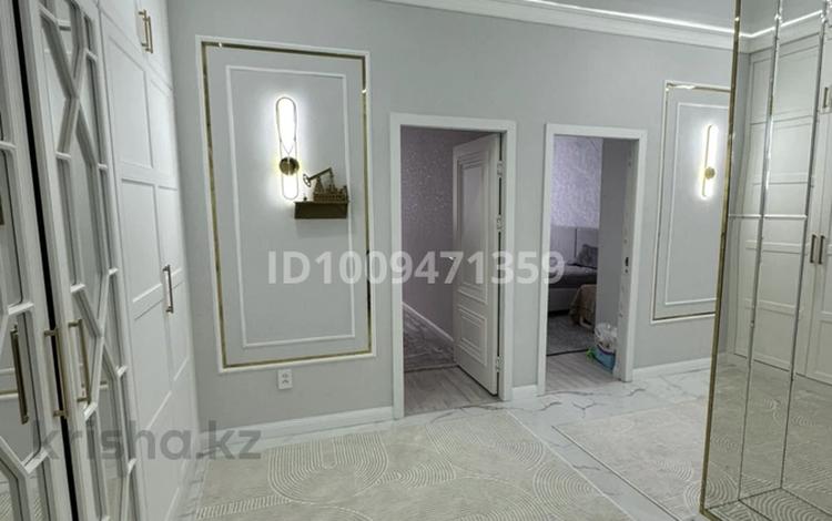 3-бөлмелі пәтер · 105 м² · 8/15 қабат, 17-й мкр 54, бағасы: 50.5 млн ₸ в Актау — фото 2