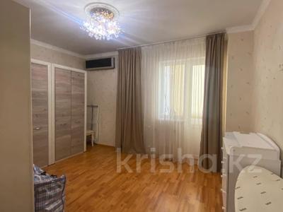 4-комнатная квартира, 157.2 м², 4/9 этаж, Проспект Алии Молдагуловой за 41 млн 〒 в Актобе