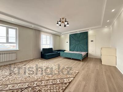 Отдельный дом · 4 комнаты · 750 м² · 10 сот., Абылайхана за 48 млн 〒 в Косшы