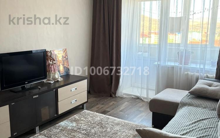 2-бөлмелі пәтер · 50 м² · 8/9 қабат, 4 микрорайон 11 — Магазин «Казахстан», бағасы: 18.5 млн ₸ в Риддере — фото 2