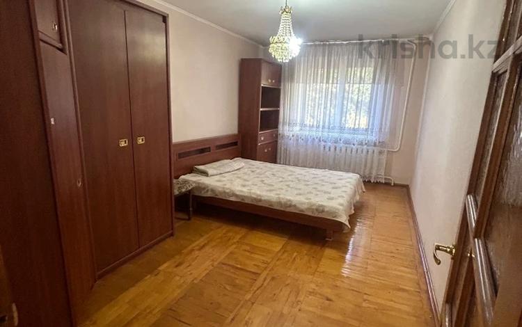 3-комнатная квартира, 85 м², 2/5 этаж помесячно, Шевченко 65 за 250 000 〒 в Уральске — фото 8