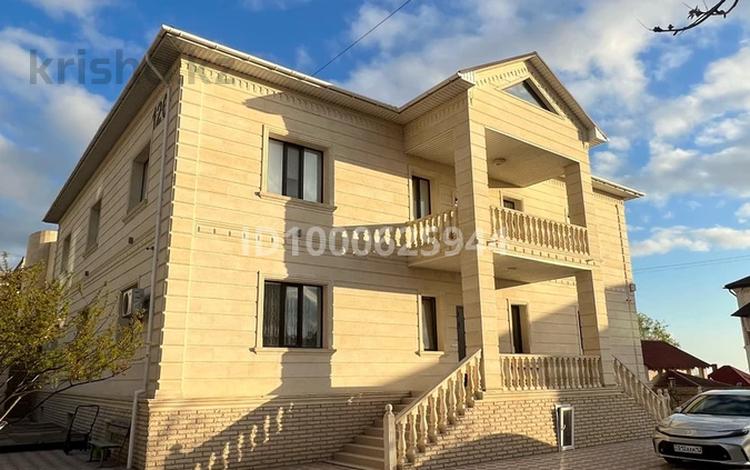 Отдельный дом · 8 комнат · 700 м² · 10 сот., 15-й мкр 120 за 240 млн 〒 в Актау — фото 2