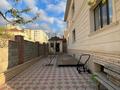 Отдельный дом · 8 комнат · 700 м² · 10 сот., 15-й мкр 120 за 240 млн 〒 в Актау — фото 3