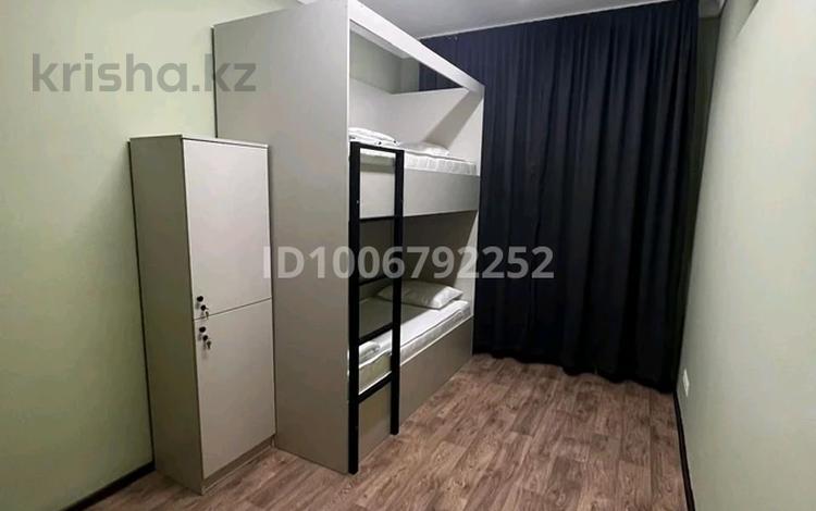 1 бөлме · 25 м² · 2 қабат, Ж. М Көктем 115 а, бағасы: 70 000 ₸ в Актобе, жилой массив Заречный-1 — фото 2