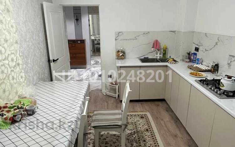 2-комнатная квартира · 65 м² · 2/6 этаж, 38-й мкр 4 за 200 000 ₸ в Актау — фото 2