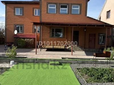 Отдельный дом · 6 комнат · 190 м² · 10 сот., мкр Кунгей 7 а — Мечеть за 68 млн 〒 в Караганде, Казыбек би р-н